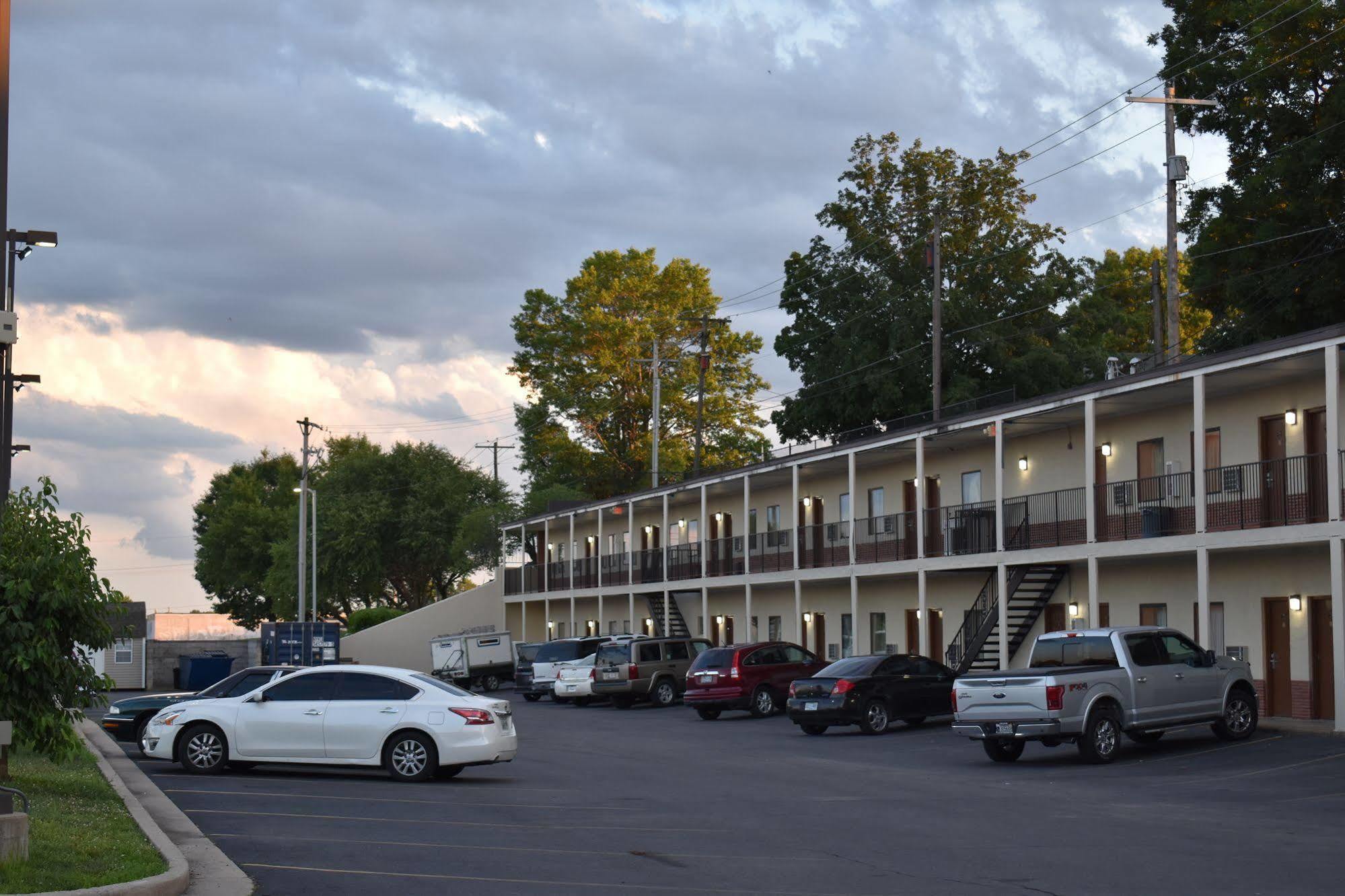 Town House Inn Cape Girardeau Exterior foto